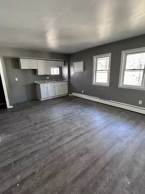 128 Mill St, Springfield, MA 01108 photo 5