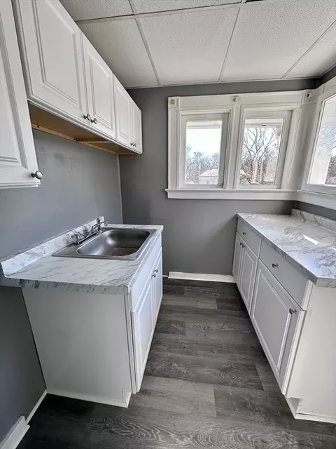 128 Mill St, Springfield, MA 01108 photo 6