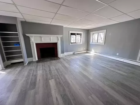 128 Mill St, Springfield, MA 01108 photo 2