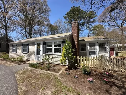 28 Thorwald Dr, Dennis, MA 02660