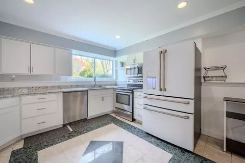 Kitchen - 18 Ellis Dr, Worcester, MA 01609 photo 2 of 4