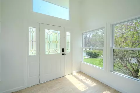 Entry Way - 18 Ellis Dr, Worcester, MA 01609 photo 1 of 1