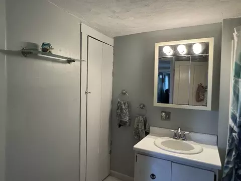 Bath - 47 Claverack Rd, Whately, MA 01093 photo 2 of 2