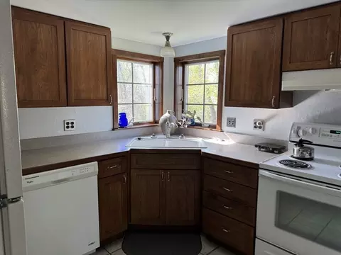 Kitchen - 47 Claverack Rd, Whately, MA 01093 photo 3 of 4