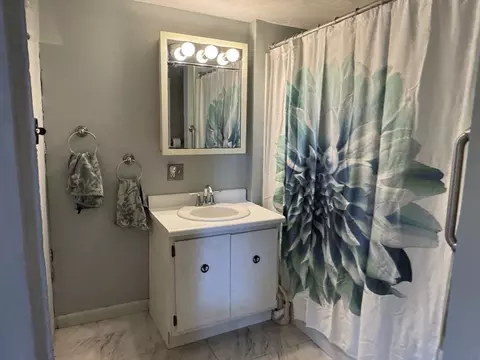 Bath - 47 Claverack Rd, Whately, MA 01093 photo 1 of 2
