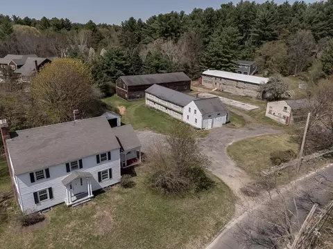 1056 Curve St, Carlisle, MA 01741