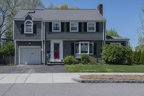 17 Woodcliff Rd, Quincy, MA 02169