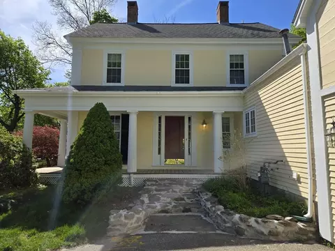 531 Foundry St #A, Easton, MA 02356