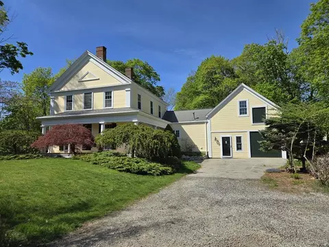 531 Foundry St #B, Easton, MA 02356