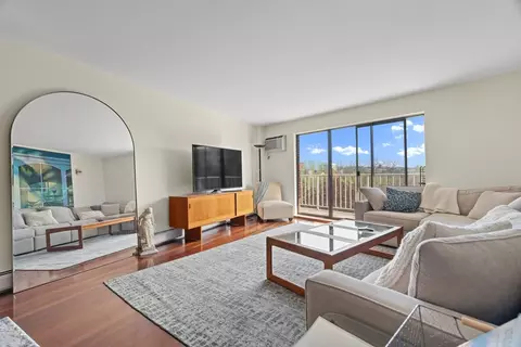 141 Coolidge Ave #420, Watertown, MA 02472