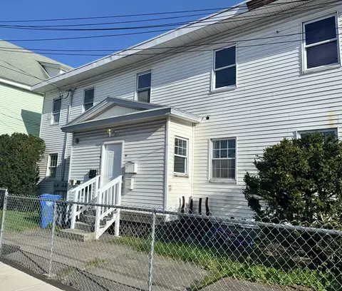48 50 Manchester St #2, Lawrence, MA 01841
