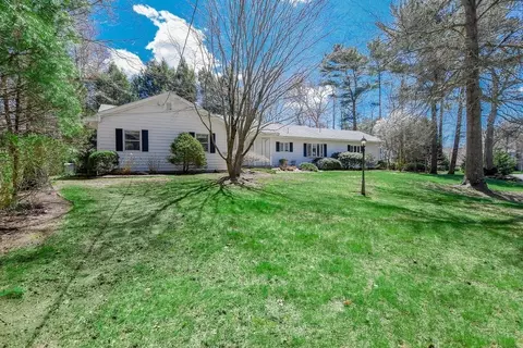 23 Holly Ln, Mattapoisett, MA 02739