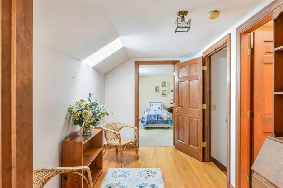 Entry Way - 70 Ambleside Dr, Falmouth, MA 02540 photo 4 of 6