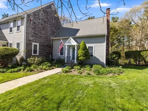 555 Twin Lakes Dr #555, Halifax, MA 02338