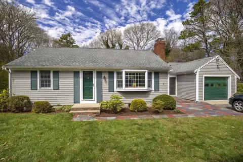 16 Pequod Cir, Yarmouth, MA 02675