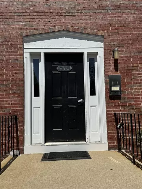 267 Neck St #C-2, Weymouth, MA 02191