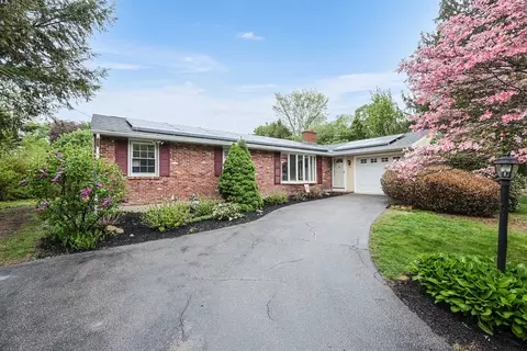 138 Holly Ln, Holliston, MA 01746