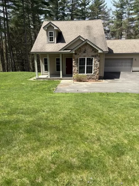 5 Dewey Cir #A, Haydenville, MA 01039