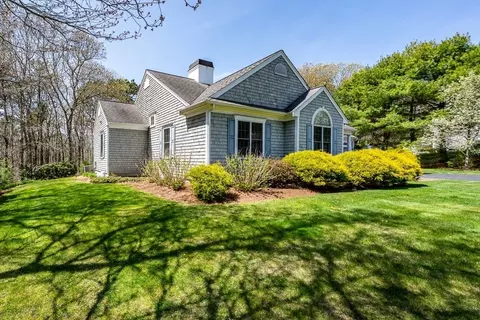 69 Regatta Dr, Mashpee, MA 02649 photo 2