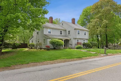 Exterior - 42 Wethersfield St, Rowley, MA 01969 photo 2 of 7