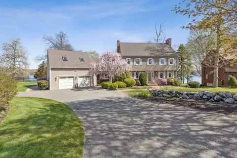 38 Reservoir Dr, Danvers, MA 01923