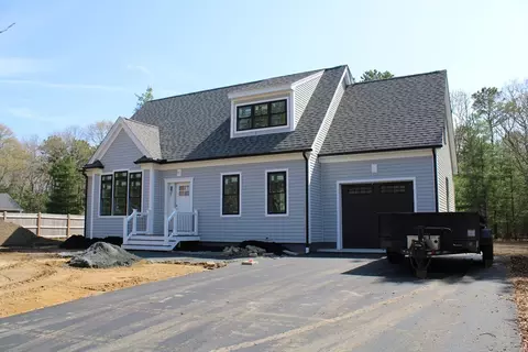 33 Elain Ave, Falmouth, MA 02536