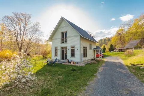 6 Dunnell Dr, Colrain, MA 01340