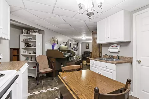 34 Howland St, Fall River, MA 02724 photo 38