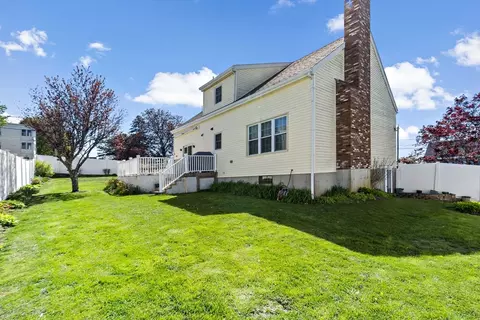34 Howland St, Fall River, MA 02724 photo 5
