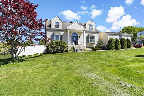34 Howland St, Fall River, MA 02724