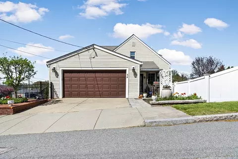 34 Howland St, Fall River, MA 02724 photo 3