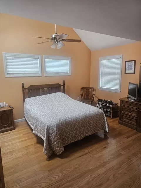 26 Montrose St, Everett, MA 02149 photo 19