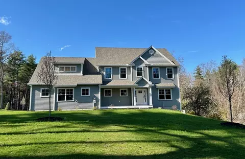 15 Bartlett Ave, Nashua, NH 03064