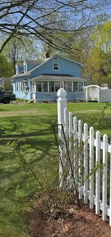 4 Chester Ave, Ware, MA 01082 photo 2