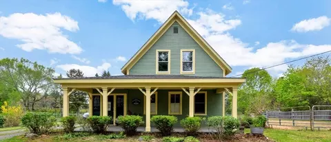 137 Plymouth St, Carver, MA 02330