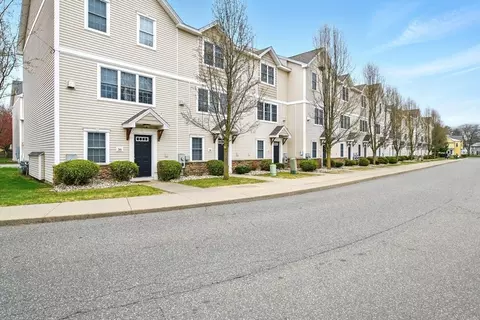 32 Regency Ct #13, Chicopee, MA 01020