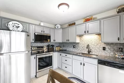 32 Regency Ct #13, Chicopee, MA 01020 photo 6