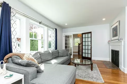 28 Bertram St, Beverly, MA 01915 photo 5
