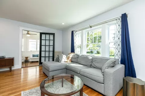 28 Bertram St, Beverly, MA 01915 photo 4