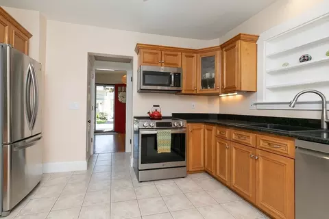 28 Bertram St, Beverly, MA 01915 photo 12