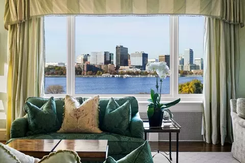 282 Beacon St #6, Boston, MA 02116