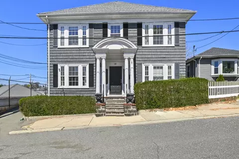 18 Ropes St #1L, Salem, MA 01970