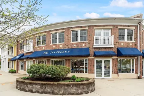 70 Great Rd #B, Bedford, MA 01730