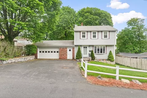 17 Breedens Ln, Revere, MA 02151