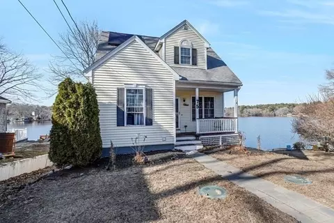 75 Lakeshore Dr, Bellingham, MA 02019