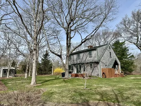 32 Machipscat Trl, West Tisbury, MA 02575