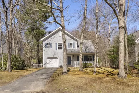 4 Balcom Dr, Foxboro, MA 02035