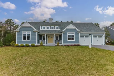7 Nicklaus Way, Mashpee, MA 02649
