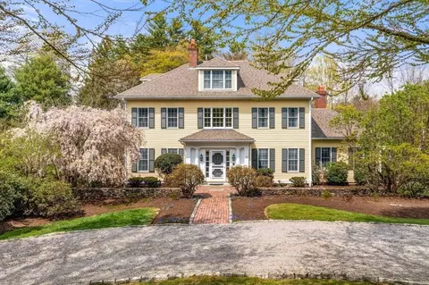 114 Farm St, Dover, MA 02030