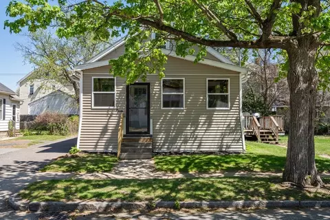 24 Tacoma St, Springfield, MA 01104